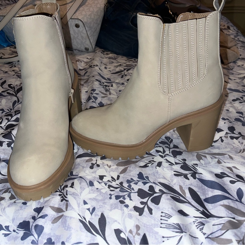 Dolce Vita Ankle Boots